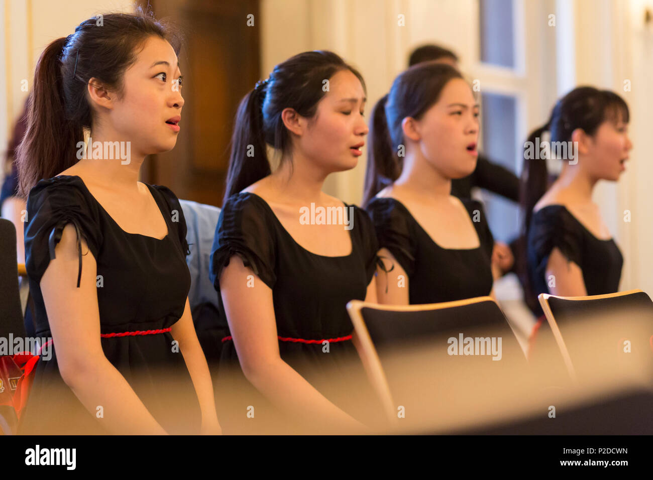 Jungen chinesischen Frauen Gesang, Chor Probe, Chinesisch Chor auf das Bachfest Leipzig 2015, Bach Akademie, Leipzig, Sachsen, Deutschland Stockfoto