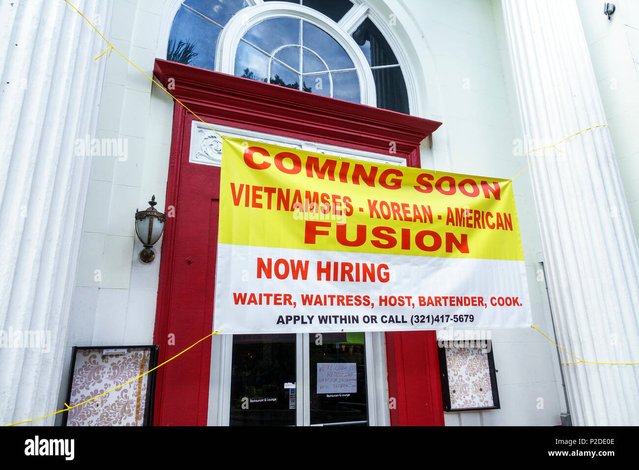 Florida Brevard County, Cocoa, Cocoa Village, Restaurant im historischen Stadtbezirk der Innenstadt, vietnamesisch, koreanisch, Fusion, Einstellung, Schild, Kellner Kellner Kellner Mitarbeiter e Stockfoto