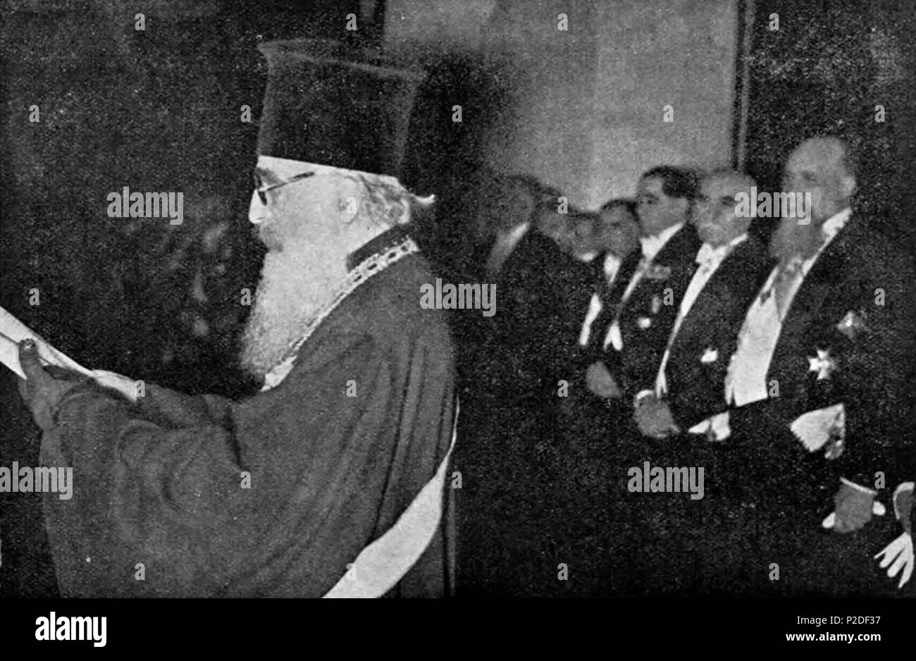 . Român?: Patriarhul Miron Cristea, Pre? edintele Consiliului de Mini? Tri, raportând suveranului rezultatul plebiscitului pentru schimbarea constitu? iei Din 27 februarie 1938. Datum unbekannt. Unbekannt 40 Patriarhul Miron Cristea Stockfoto