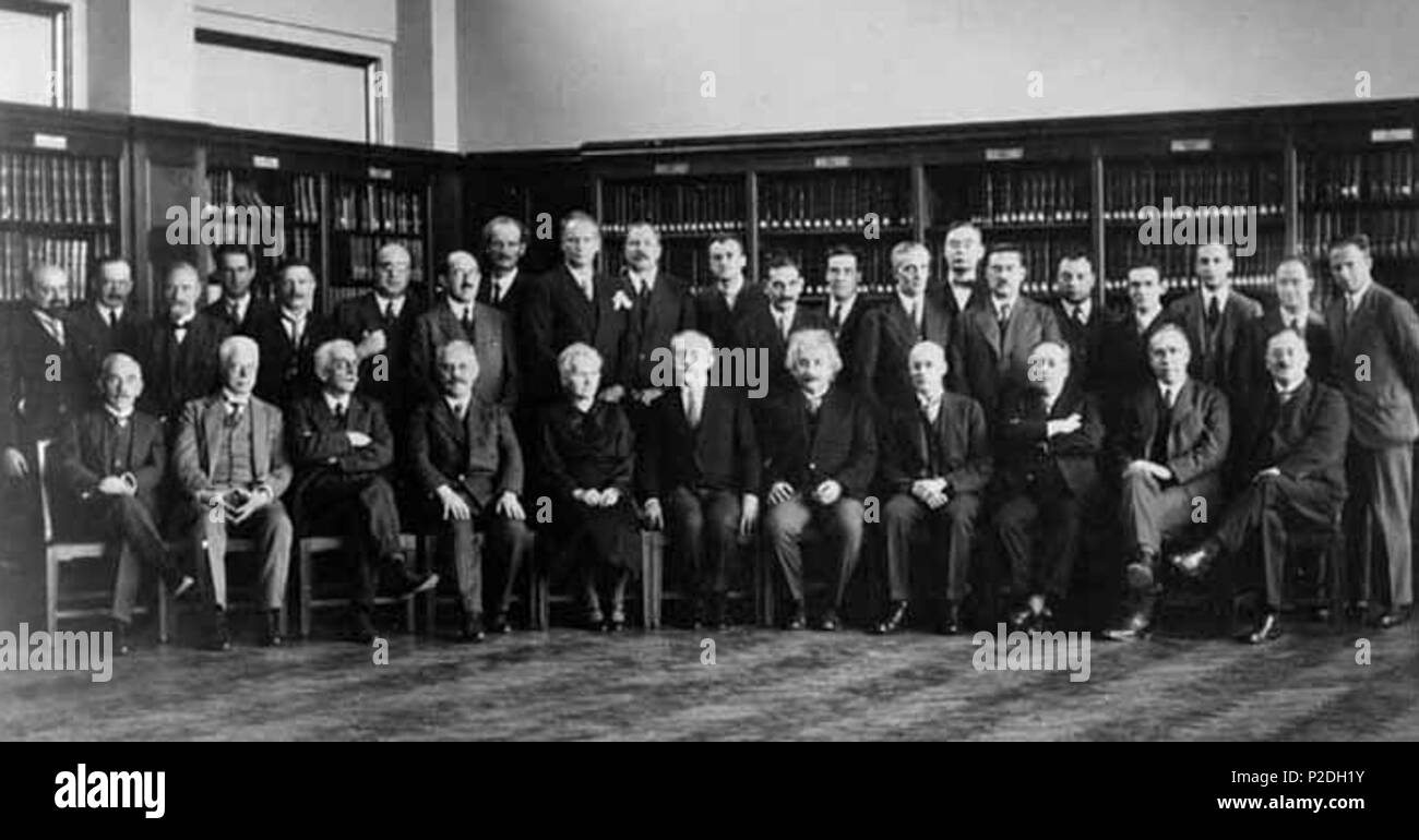 6 Solvay Konferenz Uber Physik Brussel 1930 Stehend Von Links Nach Rechts E Herzen E Links Henriot J Verschaffelt C Manneback A Baumwolle J Errera O Stern A Piccard W Gerlach