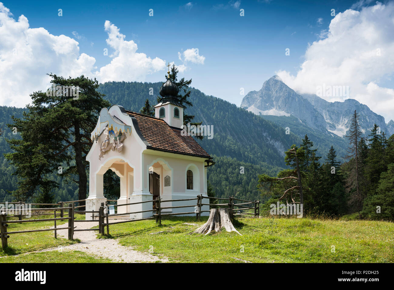 Maria-Koenigin Kapelle, Lautersee, in der Nähe von Mittenwald, Oberbayern, Bayern, Deutschland Stockfoto