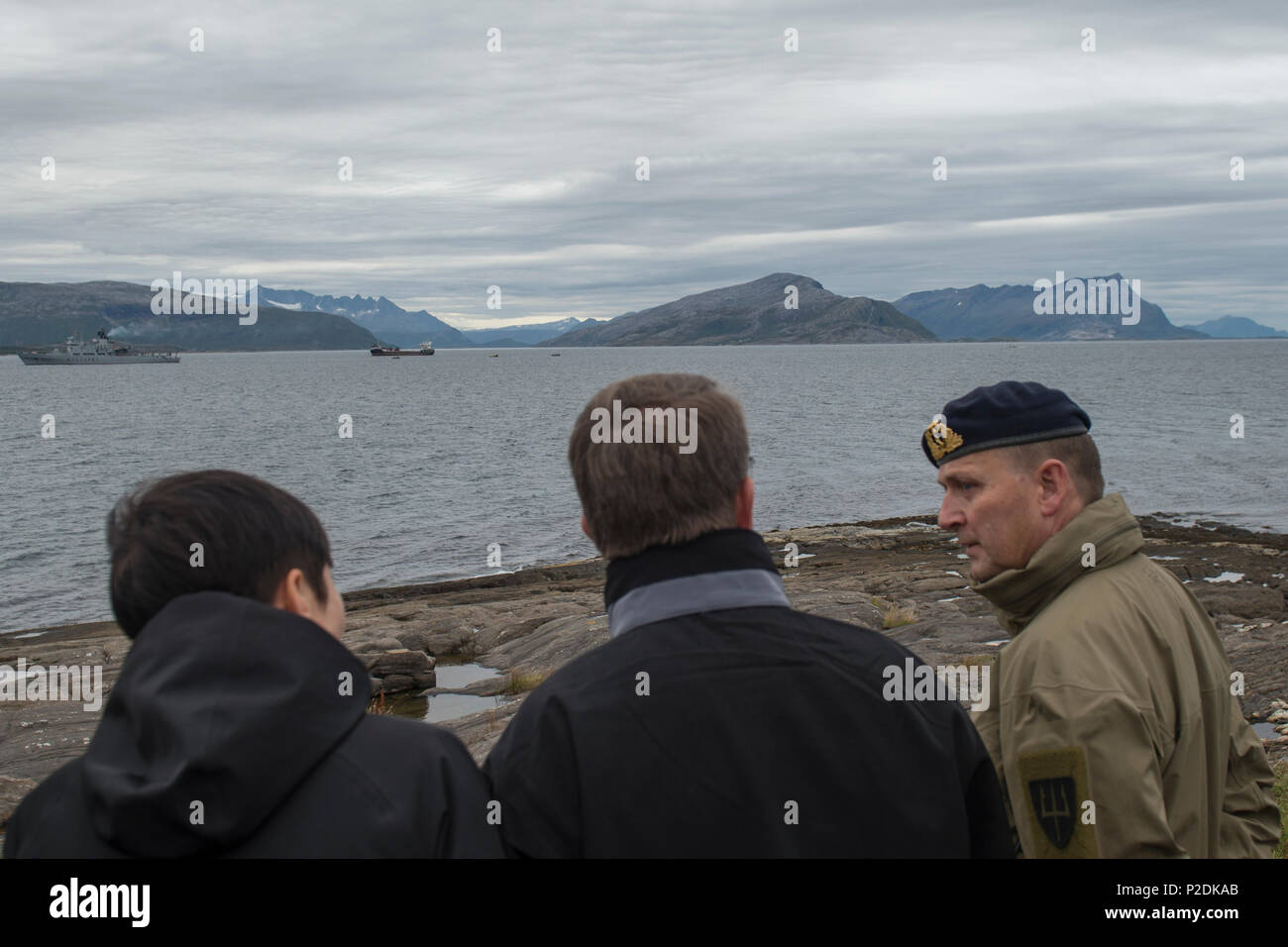 Verteidigungsminister Asche Carter und die norwegische Ministerin für Verteidigung Ine Eriksen Soreide ein Briefing bei dem Treffen in Bodo, Norwegen, Sept. 9, 2016 erhalten. (DoD Foto von US Air Force Tech. Sgt. Brigitte N. Brantley) Stockfoto