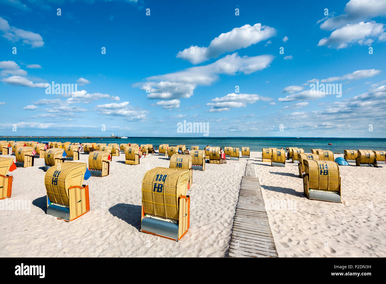 Strand mit Strandliegen, Groemitz blieben, Ostsee, Schleswig-Holstein, Deutschland Stockfoto