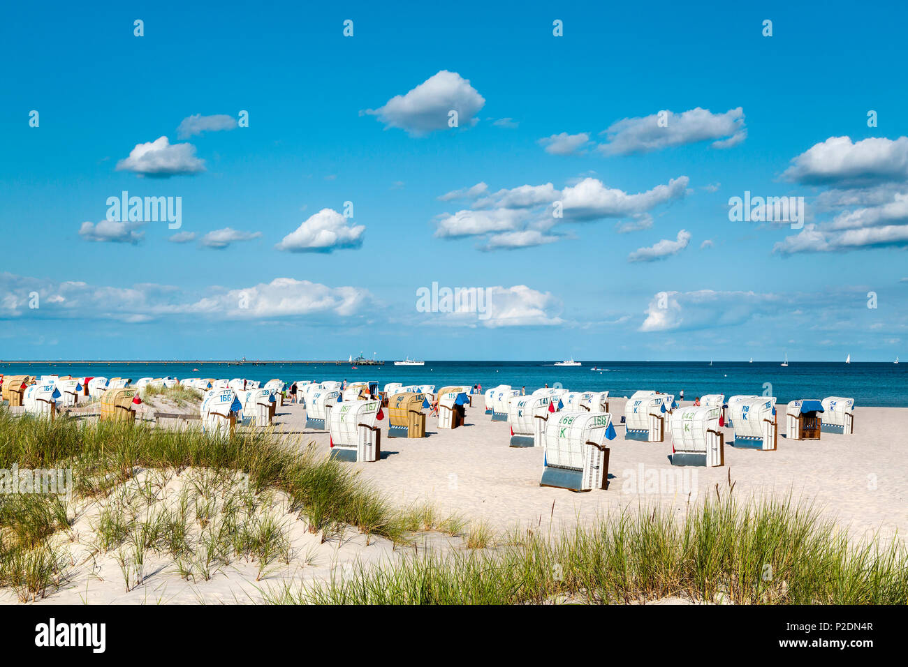 Strand mit Strandliegen, Groemitz blieben, Ostsee, Schleswig-Holstein, Deutschland Stockfoto