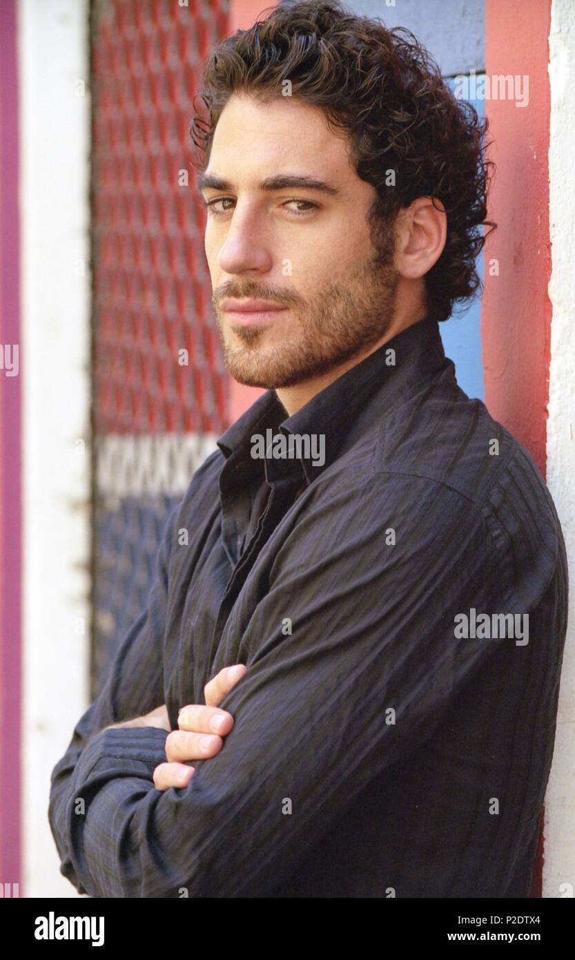 Filme Und Serien Von Miguel ángel Silvestre Miguel engel silvestre -Fotos und -Bildmaterial in hoher Auflösung – Alamy