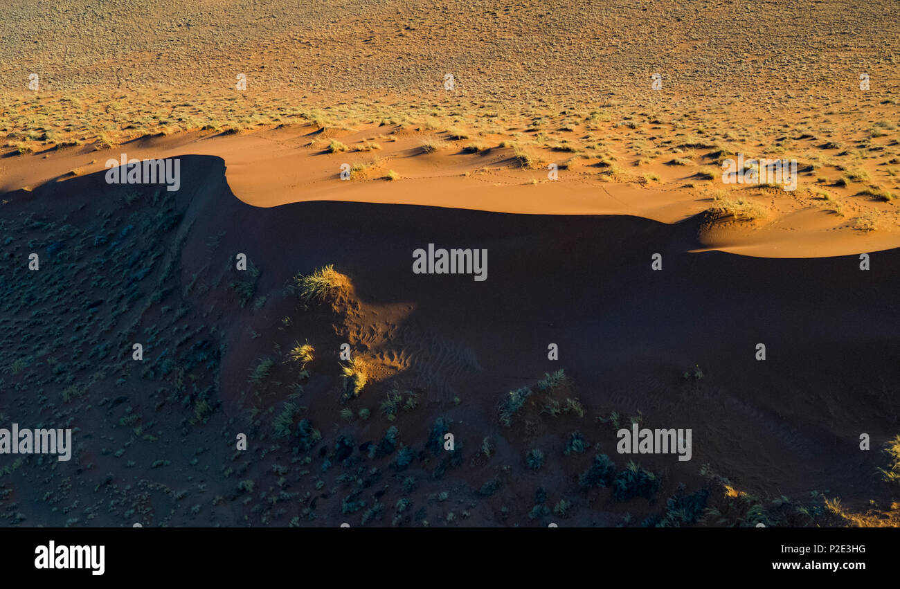 Sand dune im halb Schatten Stockfoto