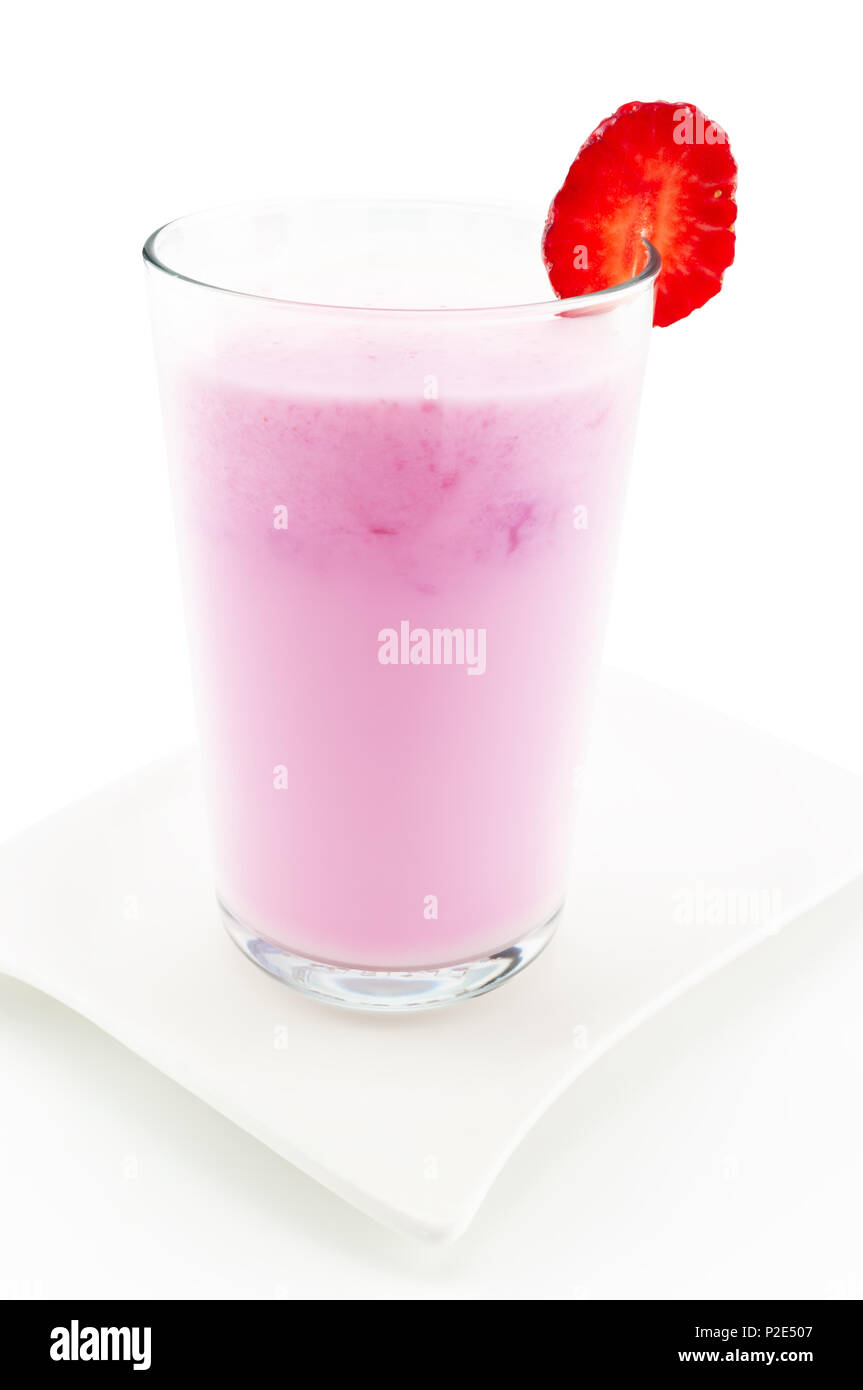 Frische Erdbeere Smoothie auf weißem Hintergrund Stockfoto