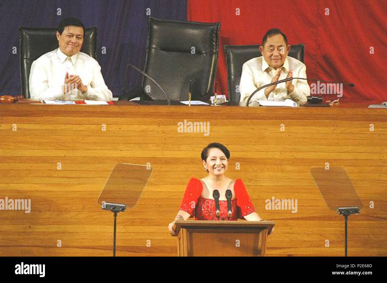 . Englisch: Präsidentin Gloria Macapagal-Arroyo Adressierung der Kongress während ihrer siebten Zustand der Nation Adresse am 23. Juli 2007. 23. Juli 2007. Malacañang Foto Präsidium 41 PGMA 7 SONA Stockfoto