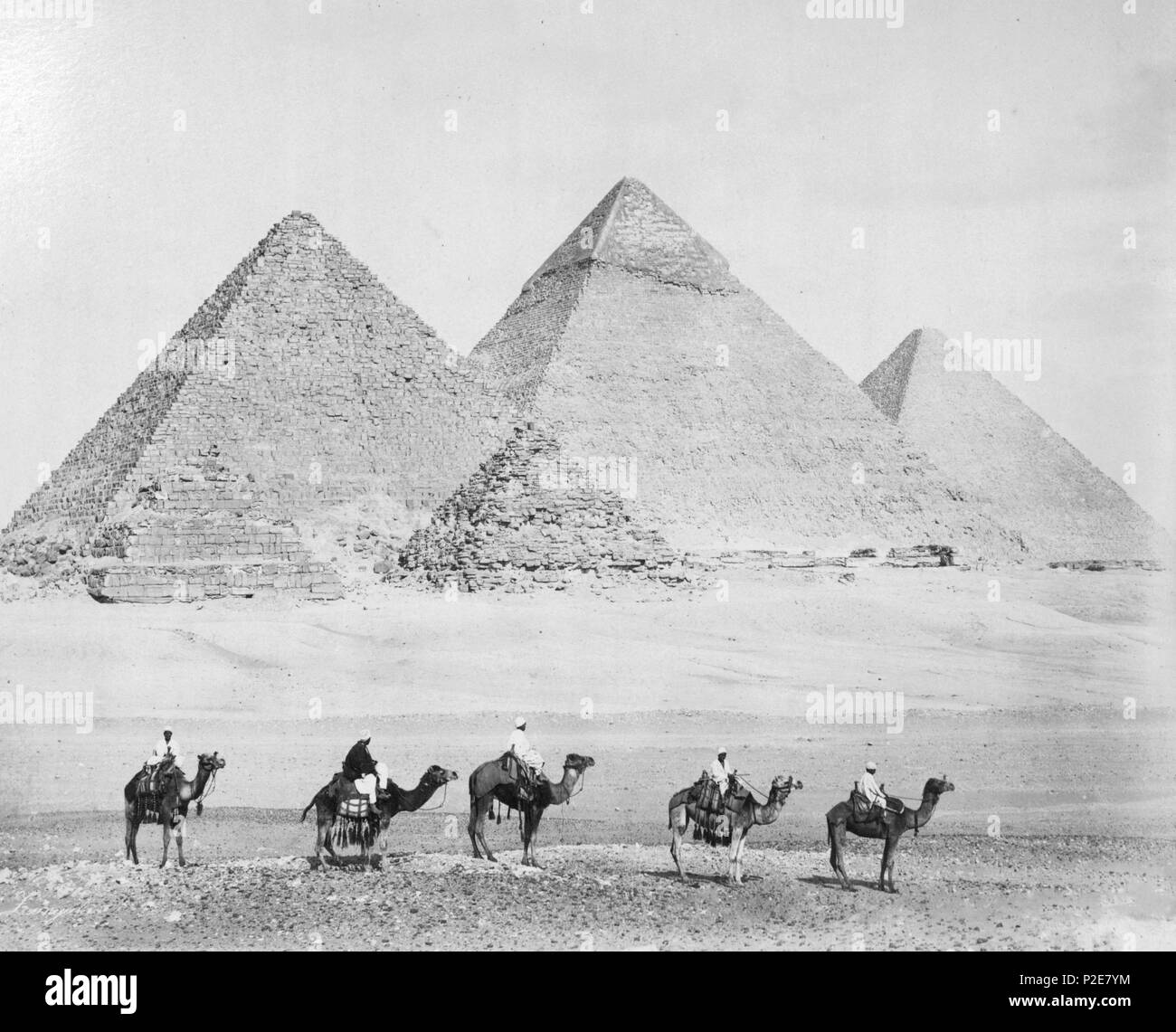 Historisches Foto der Pyramiden, ägyptische Pyramiden der Nekropole von ...
