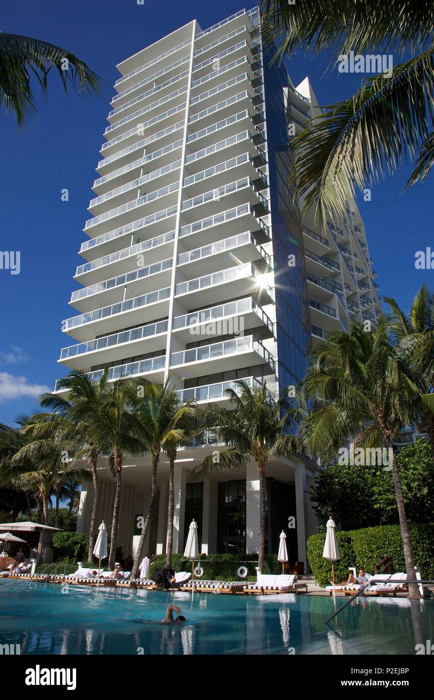 Vereinigte Staaten, Florida, Miami, Schwimmbad des W Hotel, befindet sich in der Collins Avenue im Viertel von South Beach in Miami Beach Stockfoto