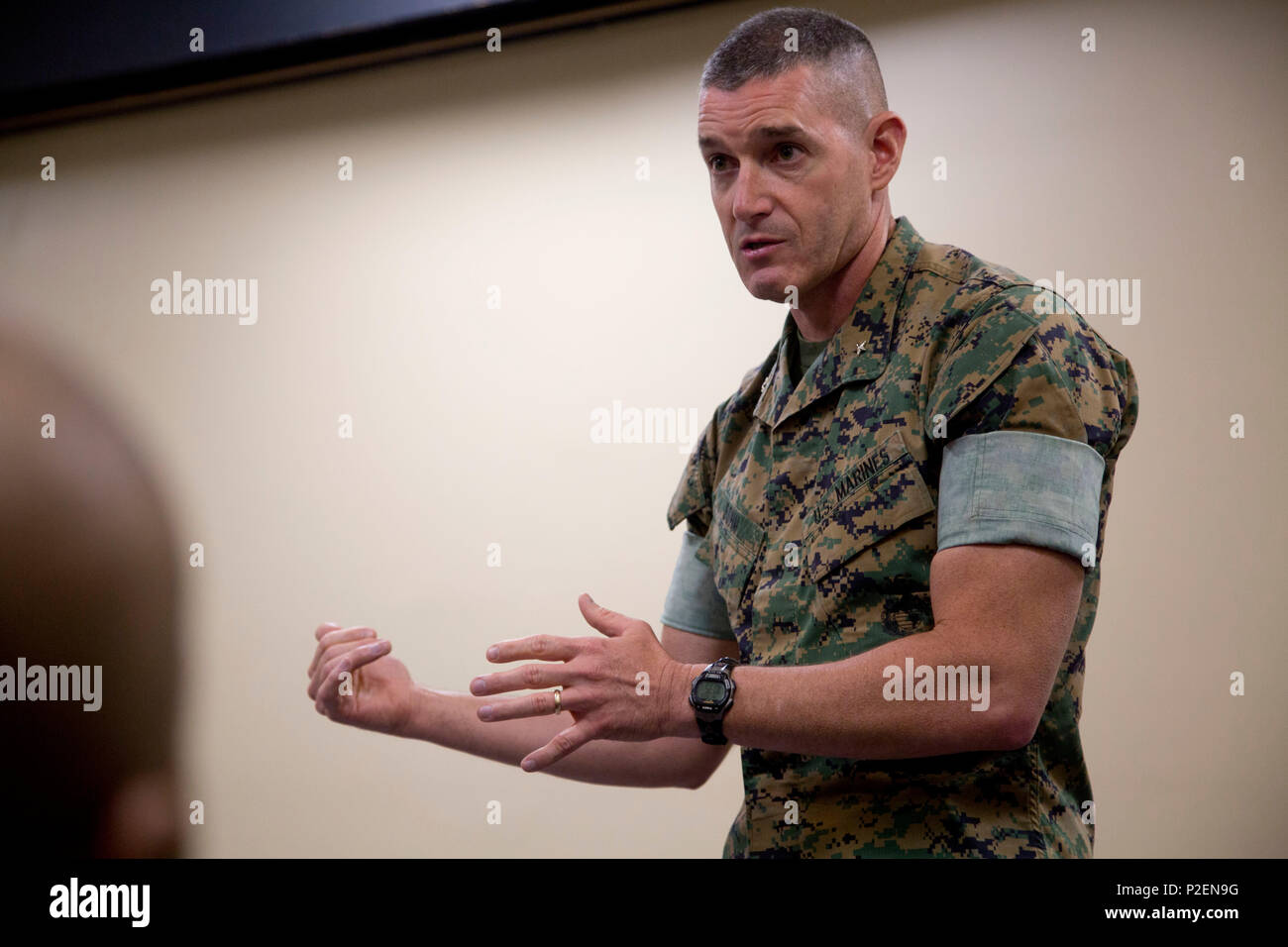 Die Führung des U.S. Marine Corps vom Training Command führte am 8. September 2016 einen Besuch bei der MCCSSS in Camp Johnson, North Carolina, durch, um die Programme des Field Medical Training Battalion-East, operative Initiativen, Trainingspläne und Interessenvertretungsaktivitäten zu überprüfen. Der Besuch beinhaltete Briefings zu Unterrichtsprogrammen, administrativer Aufsicht, Einsatzbereitschaft und personellem Engagement für die Bildungsunterstützung des Marine Corps. Stockfoto