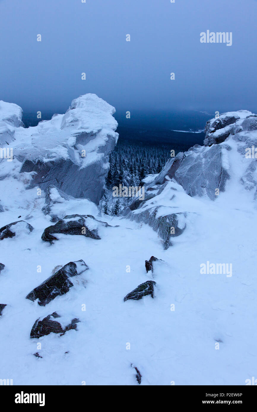 Wolfswarte, Klippen, Winter, Schnee, Wolken, Harz, Harz, Mitte Deutschland Stockfoto