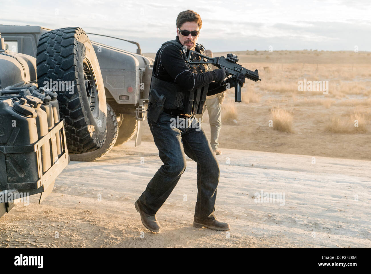 Erscheinungsdatum: Juni 29, 2018 Title: Sicario: Tag der Soldado Studio: Columbia Pictures Regie: Stefano Sollima PLOT: Der Krieg gegen Drogen an der US-mexikanischen Grenze hat als die Kartelle eskaliert Menschenhandel Terroristen über die US-Grenze begonnen haben. Der Krieg kämpfen, federal agent Matt Graver re-Teams mit der mercurial Alejandro. STARRING: BENICIO DEL TORO als Alejandro Gillick. (Bild: © Columbia Pictures/Entertainment Bilder) Stockfoto