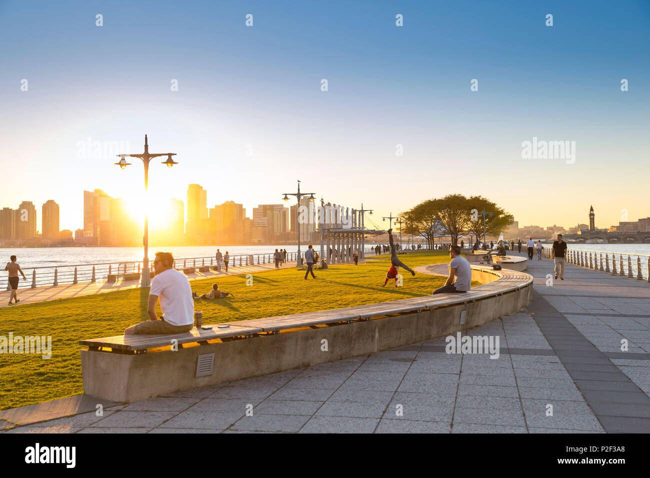 Pier 45, Hudson River Park, Blick über den Hudson River nach New Jersey, Greenwich Village, Manhattan, New York City, USA, Nordamerika Stockfoto