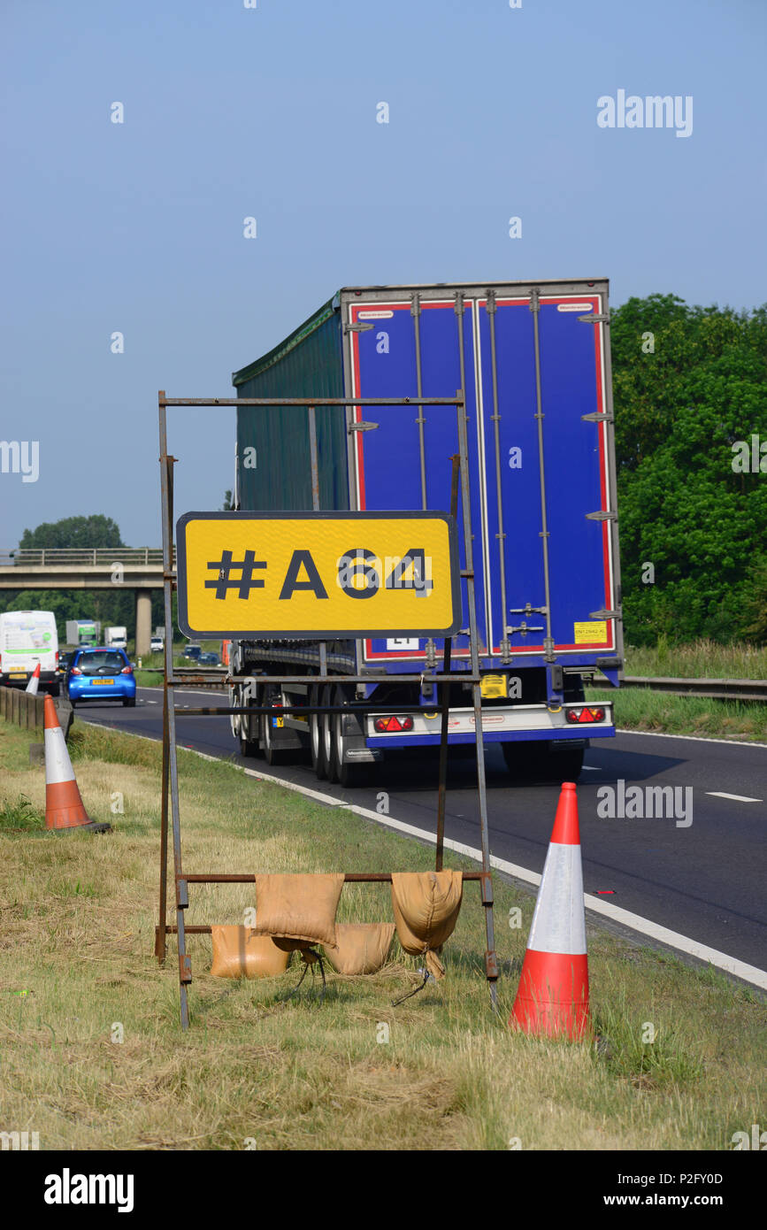 #A64 Beschilderung für Informationen über Social Media auf Baustellen york Vereinigtes Königreich Stockfoto