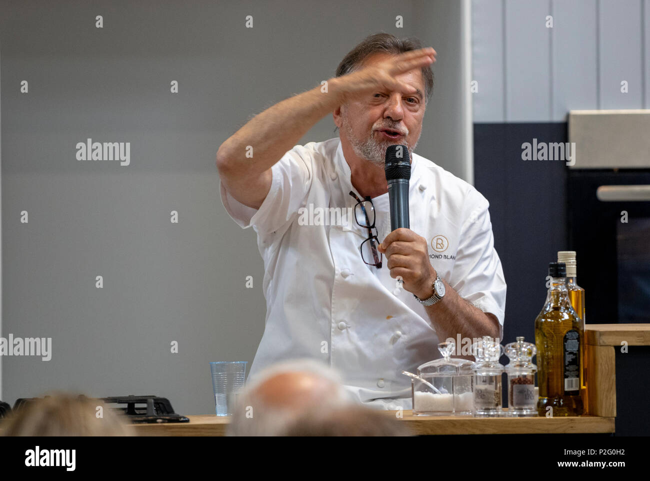 Birmingham, Großbritannien. 14. Juni 2018. Foto VON RICHARD GRANGE VOM 14. JUNI 2018. Die BBC GOOD FOOD SHOW, NEC, Birmingham. UK am ersten Tag der Ausstellung französischer Küchenchef Raymond Blanc OBE spricht über seine Karriere auf das gute Essen. Credit: Richard Grange/Alamy leben Nachrichten Stockfoto