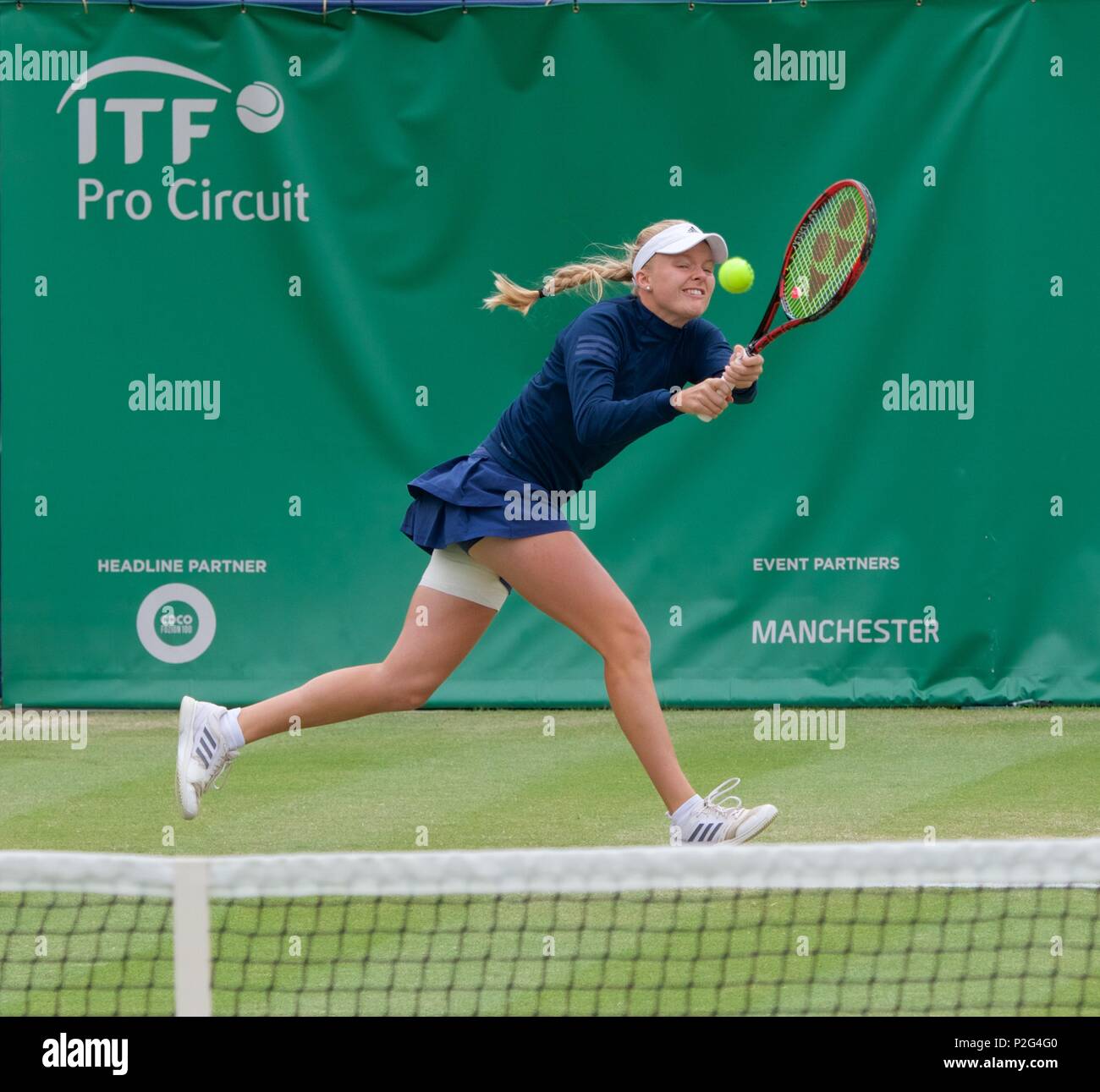 Manchester UK 15 Juni 2018 Harriet Dart (GB) in Aktion in Ihrem Viertelfinale gegen Ysaline Bonavebture (Belgien) an der Fuzion anzeigen 100 Manchester Trophäe gehalten an der Nördlichen Tennis und Squash Club in West Didsbury. Bonaventura gewinnt 6-4, 6-3. Quelle: John Fryer/Alamy leben Nachrichten Stockfoto