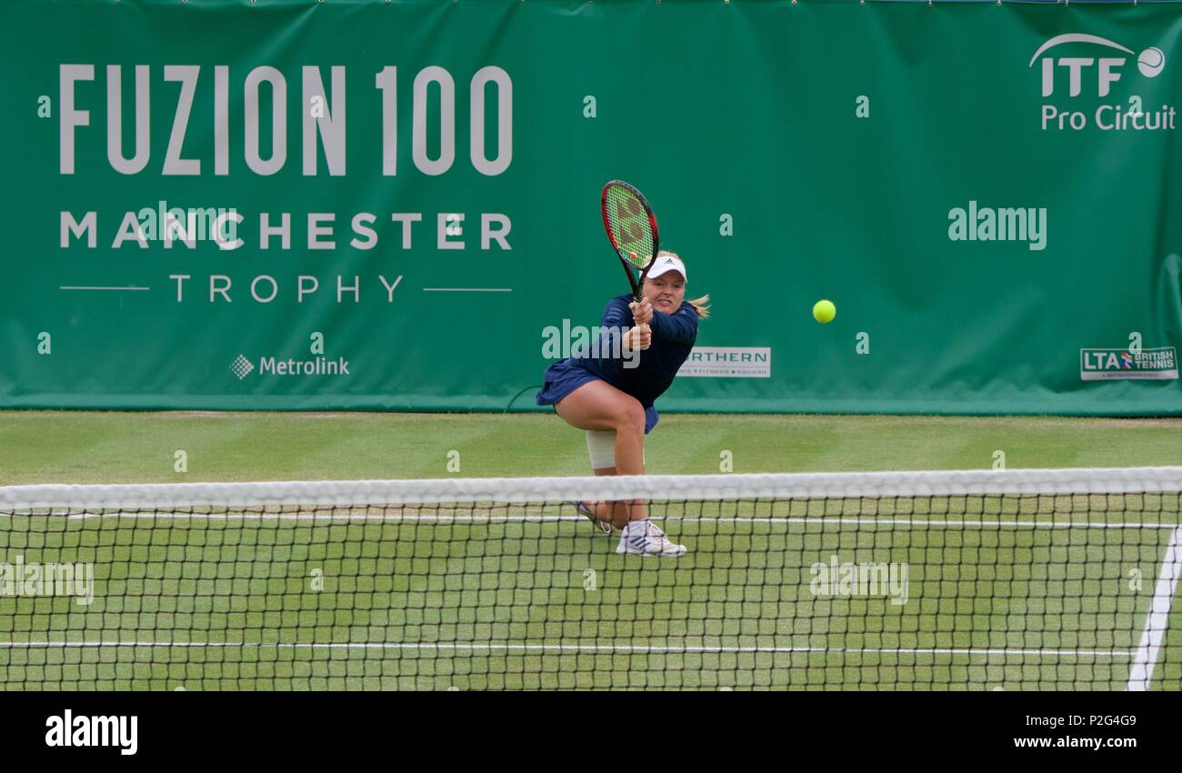 Manchester UK 15 Juni 2018 Harriet Dart (GB) in Aktion in Ihrem Viertelfinale gegen Ysaline Bonavebture (Belgien) an der Fuzion anzeigen 100 Manchester Trophäe gehalten an der Nördlichen Tennis und Squash Club in West Didsbury. Bonaventura gewinnt 6-4, 6-3. Quelle: John Fryer/Alamy leben Nachrichten Stockfoto
