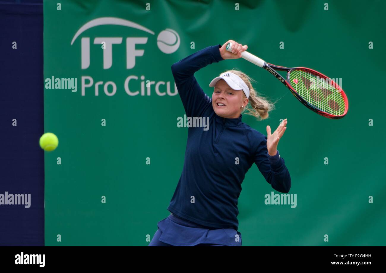 Manchester UK 15 Juni 2018 Harriet Dart (GB) in Aktion in Ihrem Viertelfinale gegen Ysaline Bonavebture (Belgien) an der Fuzion anzeigen 100 Manchester Trophäe gehalten an der Nördlichen Tennis und Squash Club in West Didsbury. Bonaventura gewinnt 6-4, 6-3. Quelle: John Fryer/Alamy leben Nachrichten Stockfoto