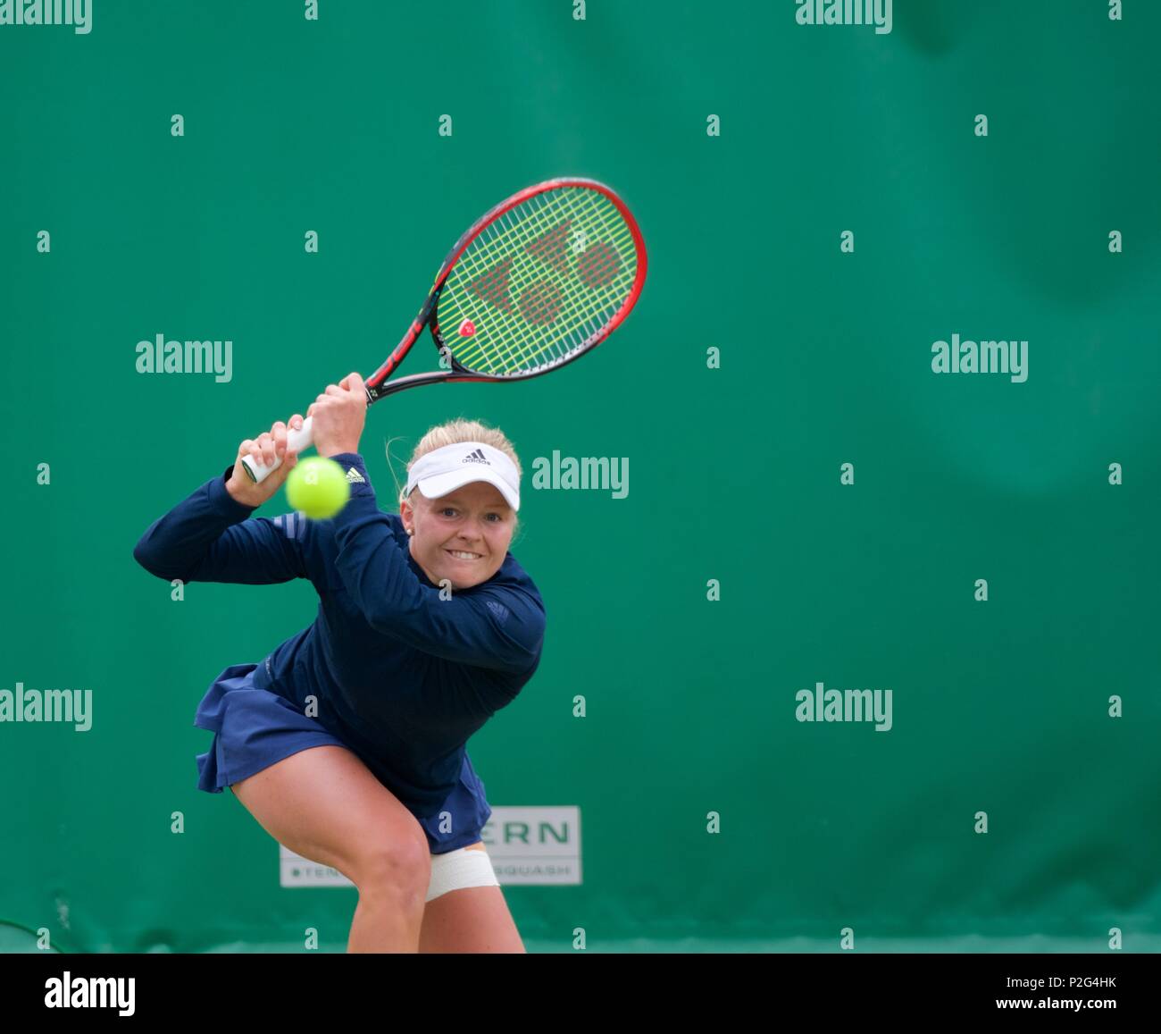 Manchester UK 15 Juni 2018 Harriet Dart (GB) in Aktion in Ihrem Viertelfinale gegen Ysaline Bonavebture (Belgien) an der Fuzion anzeigen 100 Manchester Trophäe gehalten an der Nördlichen Tennis und Squash Club in West Didsbury. Bonaventura gewinnt 6-4, 6-3. Quelle: John Fryer/Alamy leben Nachrichten Stockfoto