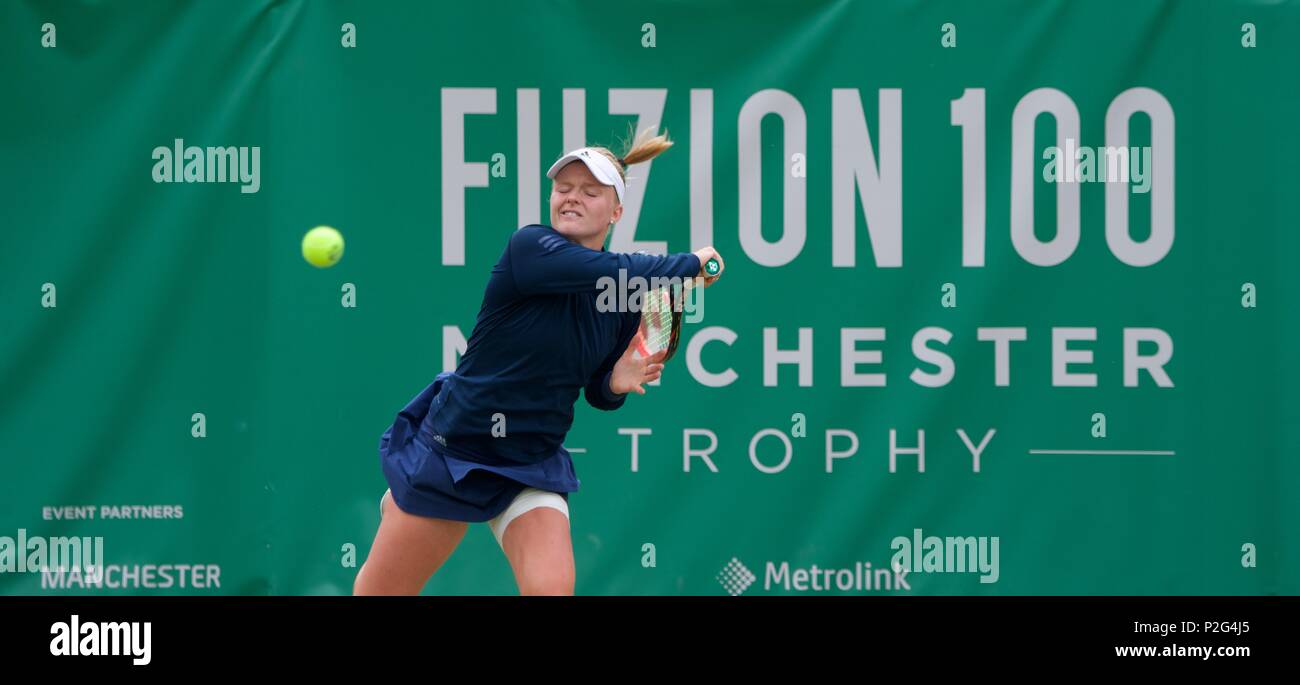 Manchester UK 15 Juni 2018 Harriet Dart (GB) in Aktion in Ihrem Viertelfinale gegen Ysaline Bonavebture (Belgien) an der Fuzion anzeigen 100 Manchester Trophäe gehalten an der Nördlichen Tennis und Squash Club in West Didsbury. Bonaventura gewinnt 6-4, 6-3. Quelle: John Fryer/Alamy leben Nachrichten Stockfoto
