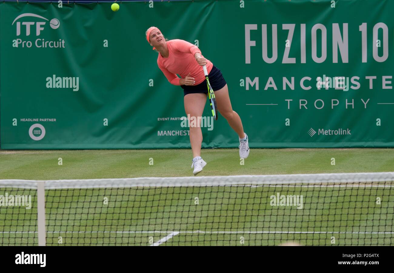Manchester UK 15 Juni 2018 Ysaline Bonavebture (Belgien) in Aktion in Ihrem Viertelfinale gegen Harriet Dart (GB) an der Fuzion anzeigen 100 Manchester Trophäe gehalten an der Nördlichen Tennis und Squash Club in West Didsbury. Bonaventura gewinnt 6-4, 6-3. Quelle: John Fryer/Alamy leben Nachrichten Stockfoto