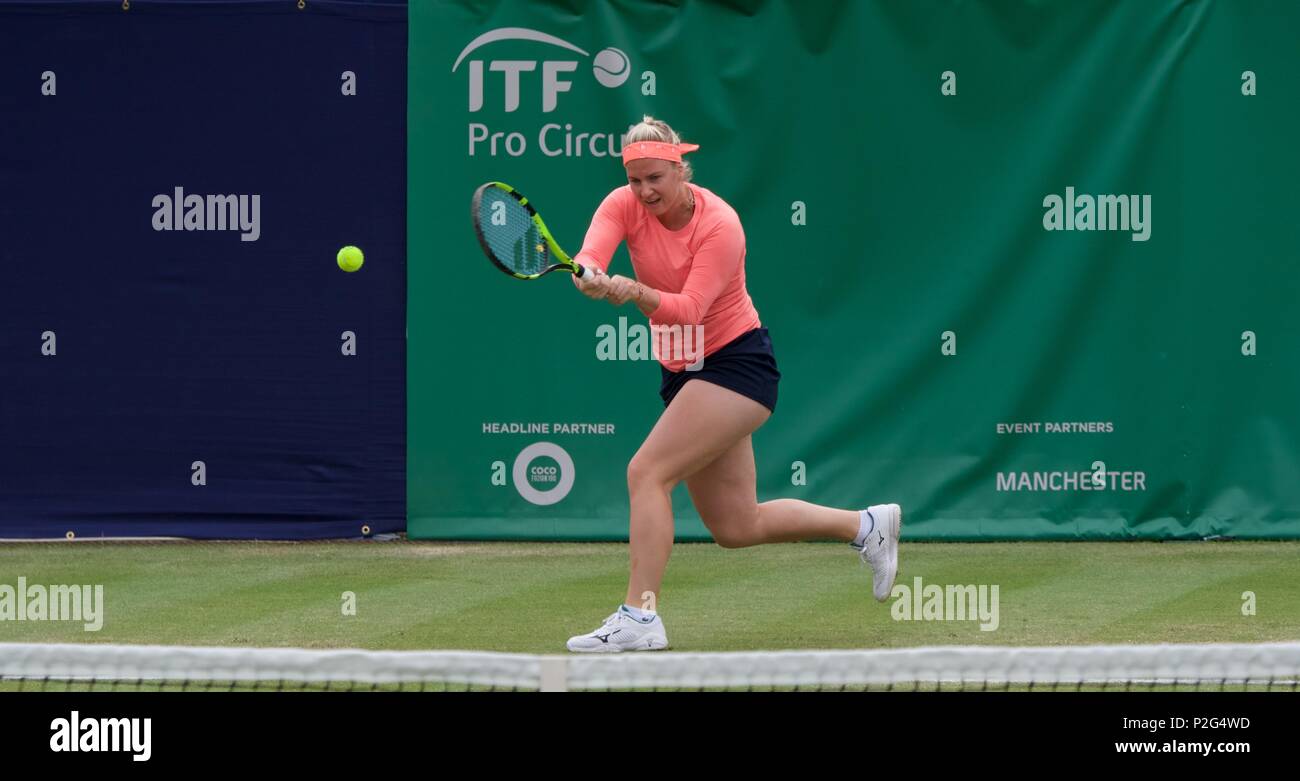 Manchester UK 15 Juni 2018 Ysaline Bonavebture (Belgien) in Aktion in Ihrem Viertelfinale gegen Harriet Dart (GB) an der Fuzion anzeigen 100 Manchester Trophäe gehalten an der Nördlichen Tennis und Squash Club in West Didsbury. Bonaventura gewinnt 6-4, 6-3. Quelle: John Fryer/Alamy leben Nachrichten Stockfoto