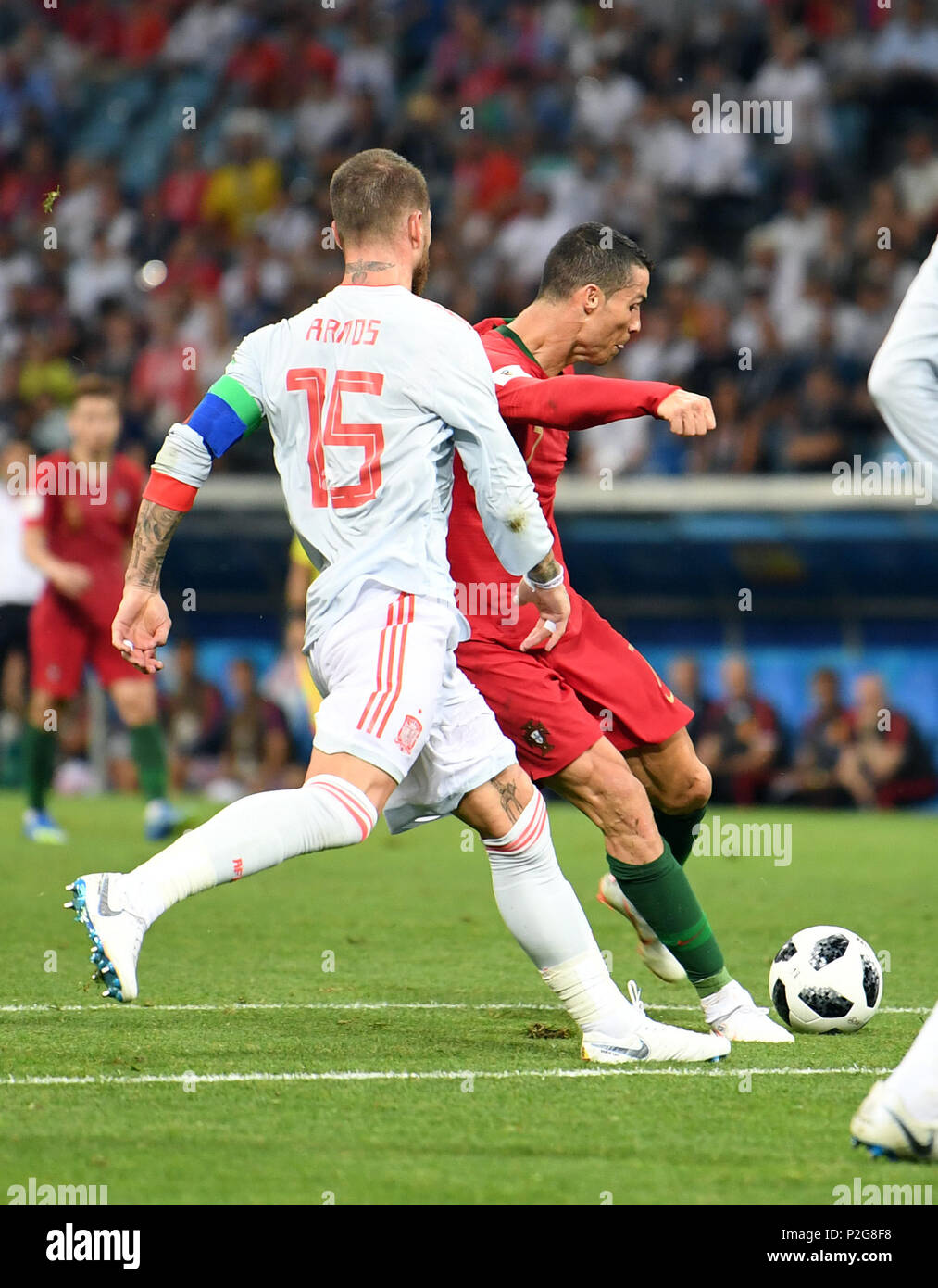 Sochi Russland 15 Juni 2018 Russland Sotschi Fussball Fifa World Cup Gruppe B Portugal Vs Spanien An Der Sotschi Stadion Portugals Cristiano Ronaldo R Kerben Der 2 1 In Der Nahe Von Spanien