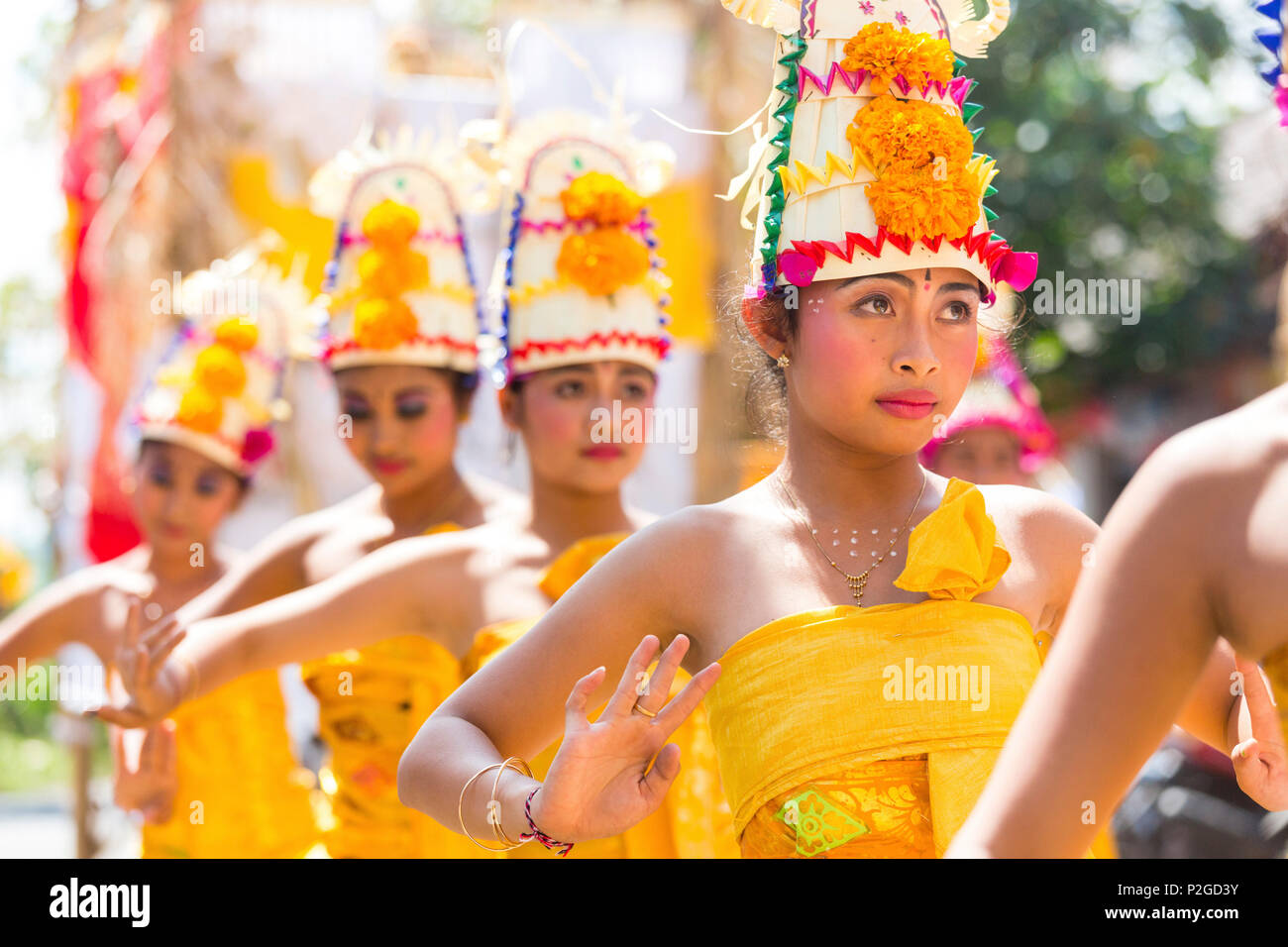 Traditionelle Tänzer, odalan Tempelfest, Sidemen, Karangasem, in Bali, Indonesien Stockfoto