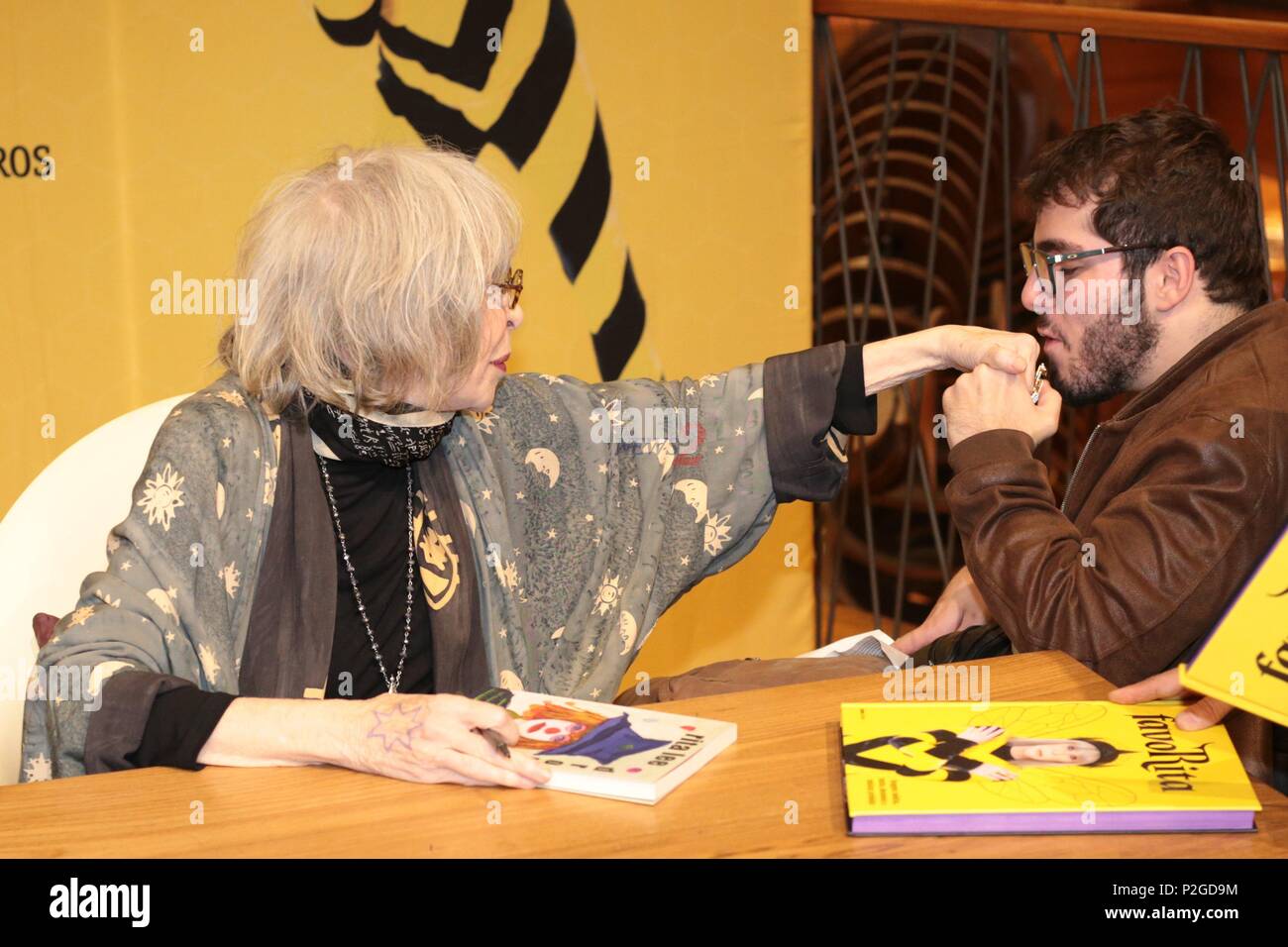 Brasilien. 13. Juni, 2018. Brasilianische Sängerin Rita Lee startet ihr neues Buch in der livraria kulturellen Conjunto Nacional in Sao Paulo. Credit: Leco Viana/Thenews 2 / Pacific Press/Alamy leben Nachrichten Stockfoto