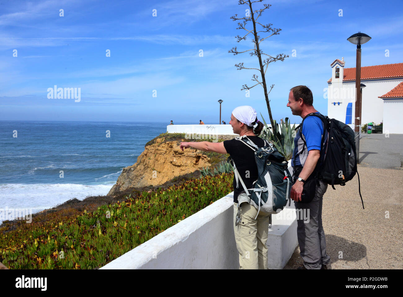 Wandern Sie entlang der Küste von Zambujeira, Costa Alentejana, Alentejo, Portugal Stockfoto
