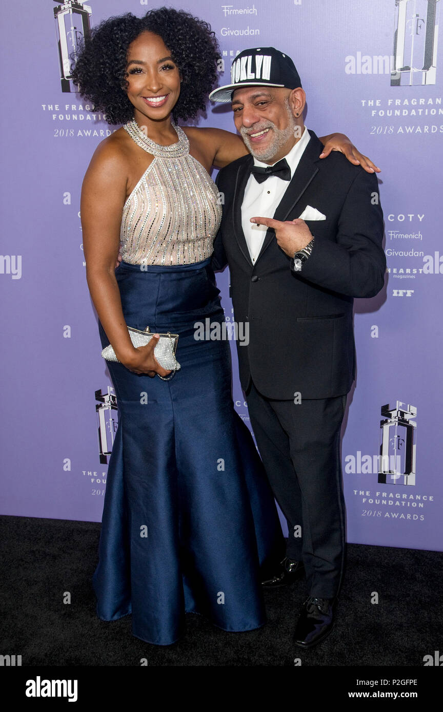 New York, Vereinigte Staaten. 12 Juni, 2018. Tiff Benson und Carlos Powell besuchen 2018 Fragrance Foundation Awards in der Alice Tully Hall im Lincoln Center Credit: Lev Radin/Pacific Press/Alamy leben Nachrichten Stockfoto