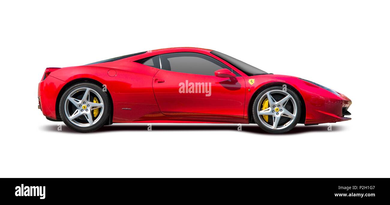 Ferrari 458 Seitenansicht isoliert auf Weiss Rot Ferrari 458 Seitenansicht isoliert auf weißem Stockfoto