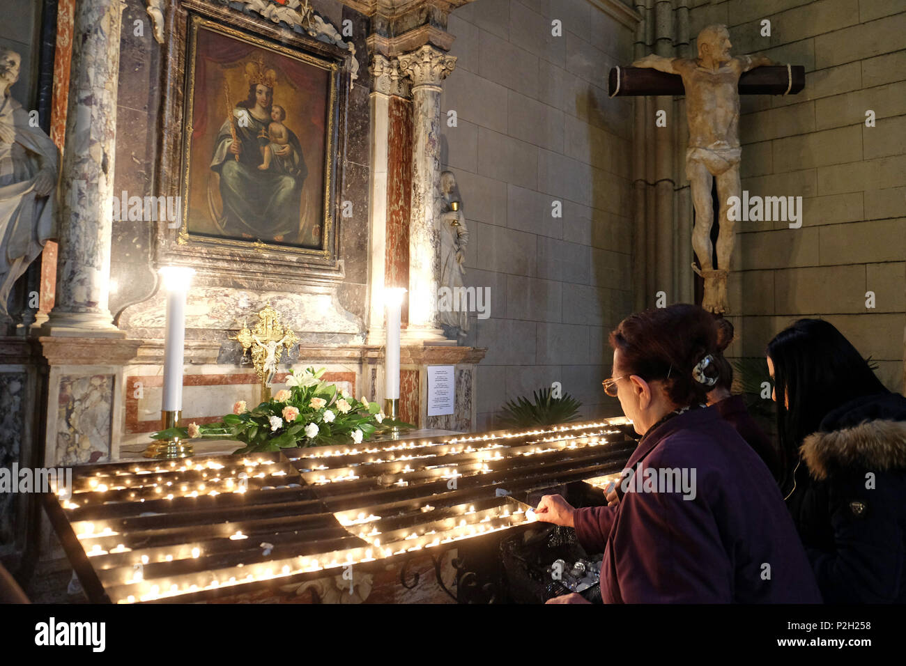 Altar der heiligen Jungfrau Maria in der Kathedrale von Zagreb zu Maria Himmelfahrt geweiht Stockfoto