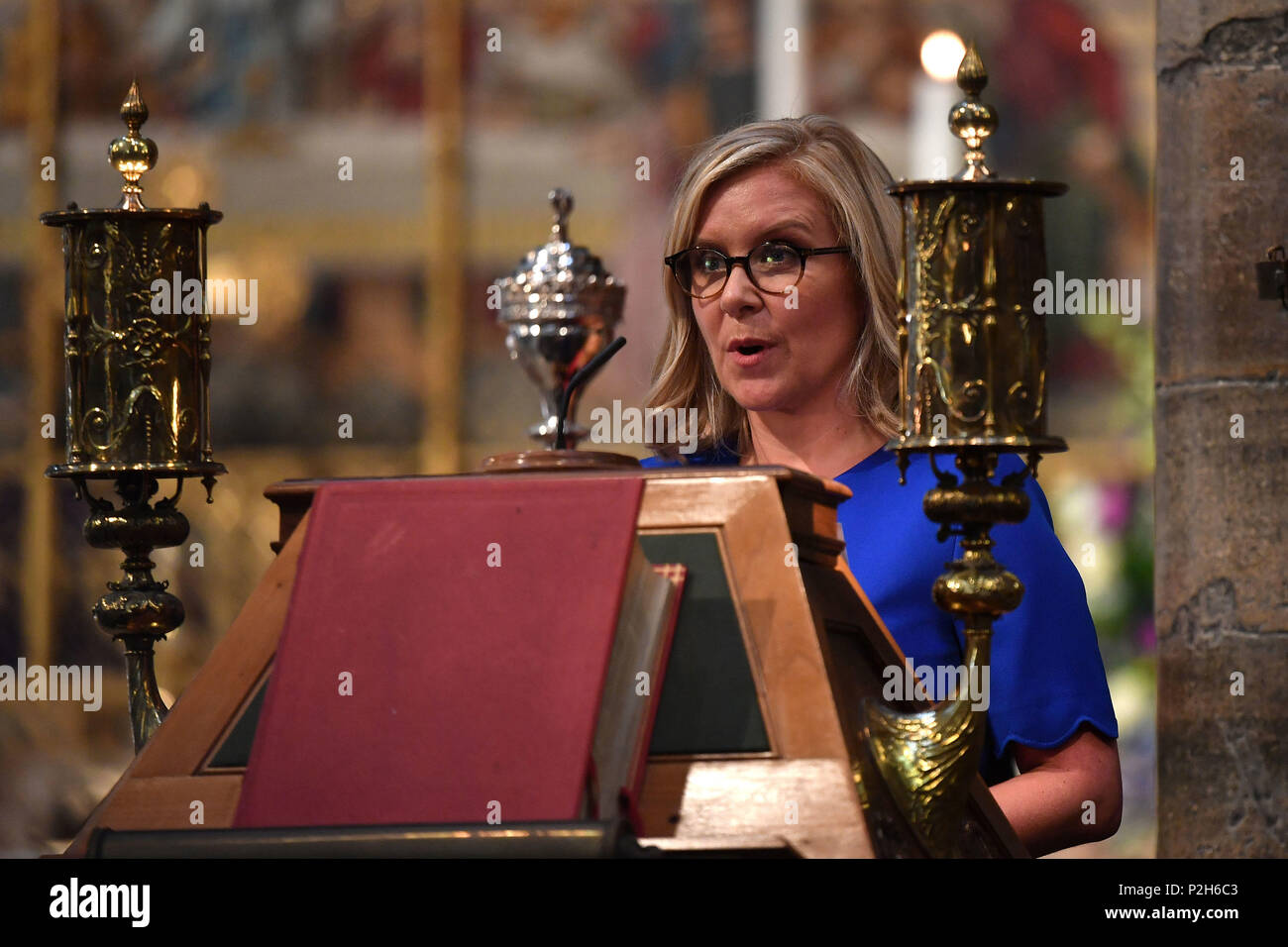 Lucy Hawking in seiner Rede bei der Trauerfeier für ihren Vater, Professor Stephen Hawking, in der Westminster Abbey, London. Stockfoto