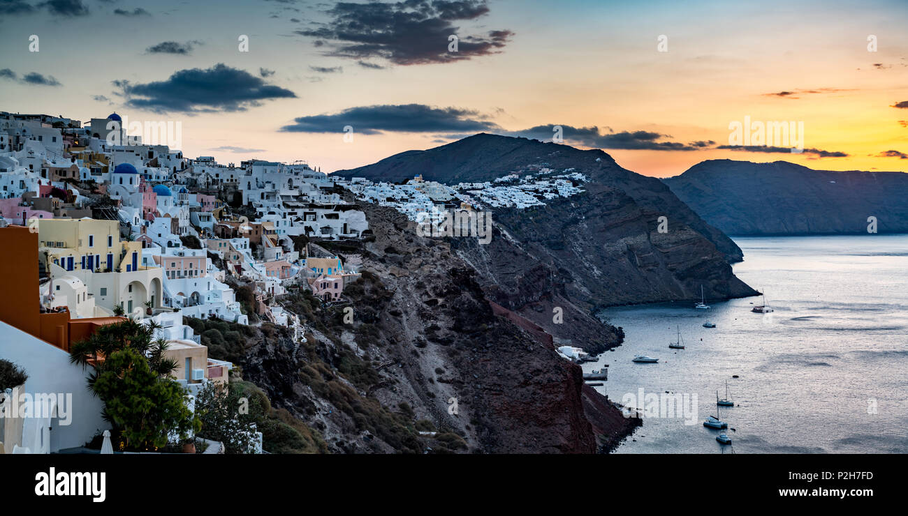 Weiten Blick auf Sonnenuntergang in Santorini, Griechenland Stockfoto