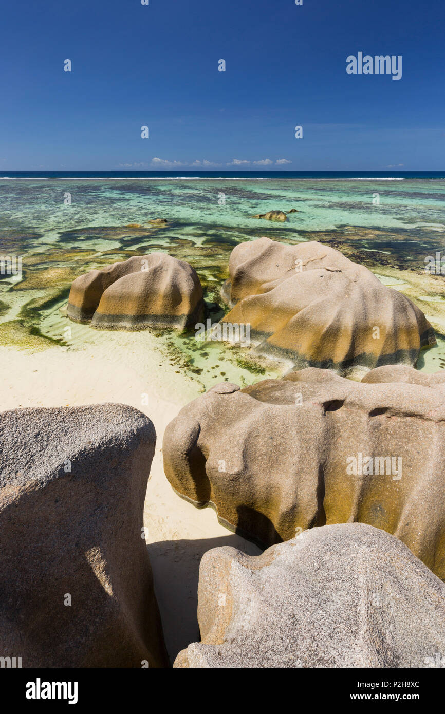 Granitfelsen im Anse Source D'Argent, La Digue Island, Seychellen Stockfoto