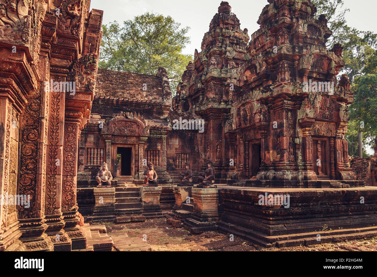 Banteay Srey - einzigartige Tempel aus rosa Sandstein. Angkor, Siem Reap, Kambodscha. Stockfoto