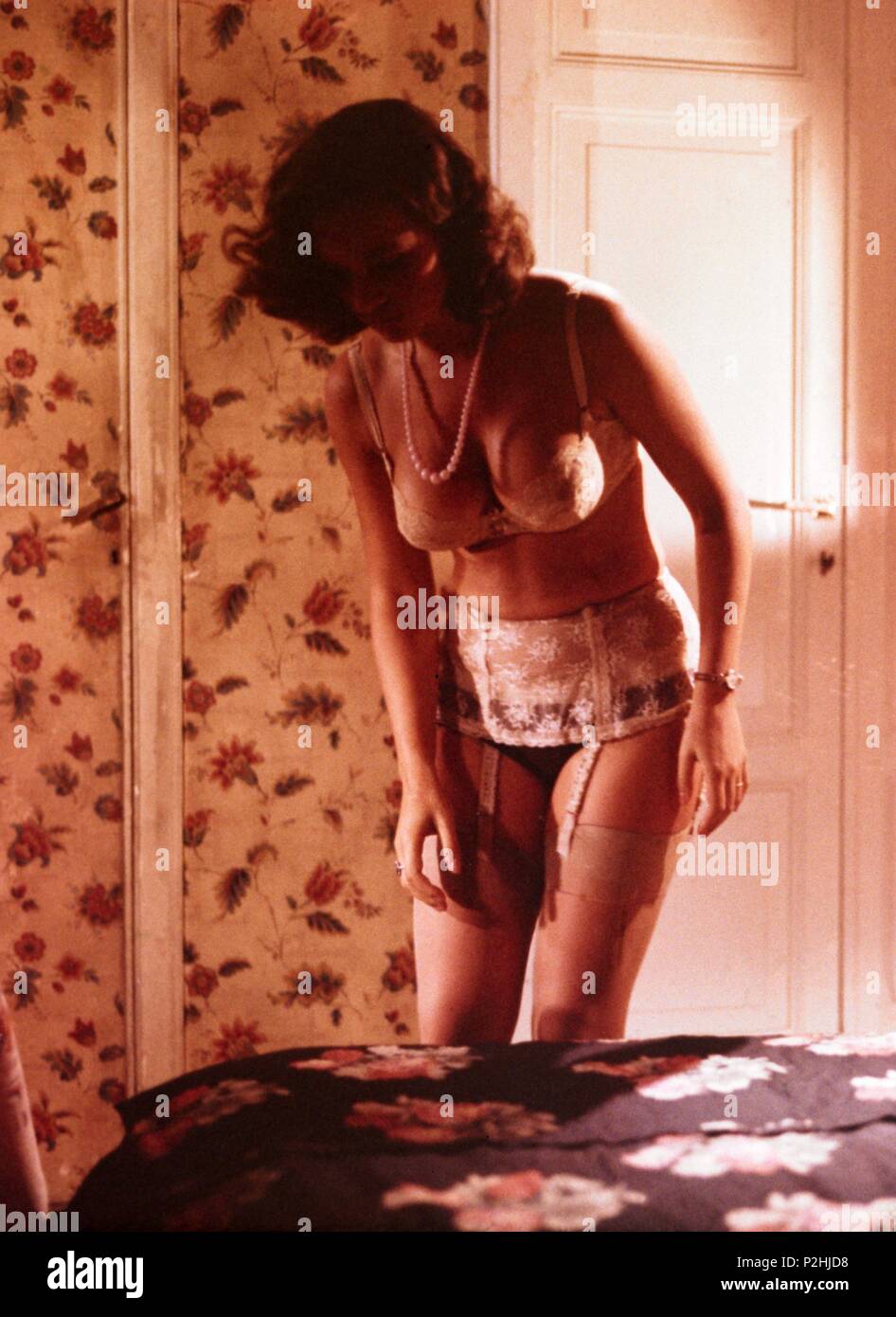 Original Film Titel Peccato Veniale Englischer Titel Peccato Veniale Film Regie Salvatore Samperi Jahr 1974 Stars Laura Antonelli Credit Warners Album Stockfotografie Alamy
