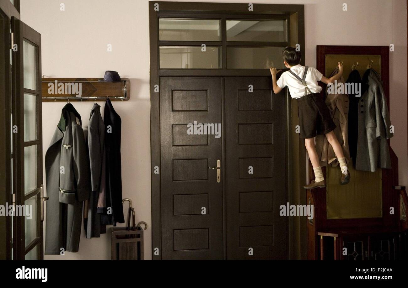 Original Film Titel: DER JUNGE IM gestreiften Pyjama. Englischer Titel: DER JUNGE IM gestreiften Pyjama. Regisseur: Mark Herman. Jahr: 2008. Stars: ASA BUTTERFIELD. Copyright: nur redaktionell Innen verwenden. Dies ist eine öffentlich verteilten Handzettel. Zugriffsrechte nur, keine Lizenz des Urheberrechts zur Verfügung gestellt. Vorgeschriebene Genehmigung zu Visual Symbol (www.visual-icon.com) Für die Reproduktion des Bildes erforderlich ist. Quelle: BBC Films/HEYDAY FILMS/Miramax Films/DAVID, LUKACS/Album Stockfoto