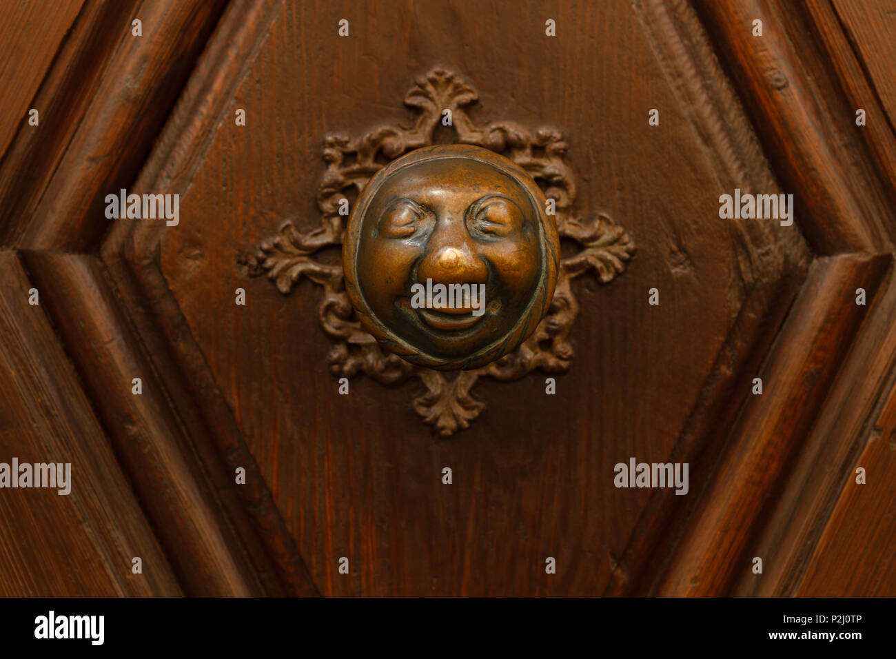 Türgriff mit Mond Gesicht, Altstadt, UNESCO-Weltkulturerbe, Bamberg, Oberfranken, Bayern, Deutschland, Europa Stockfoto