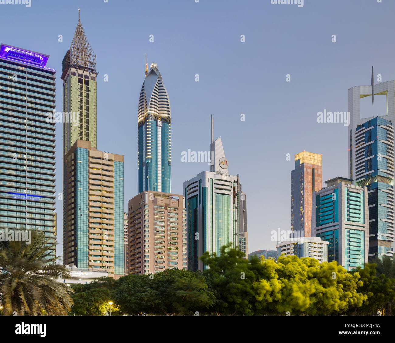 Die Wolkenkratzer an der Sheikh Zayed Road, Dubai, Vereinigte Arabische Emirate, VAE Stockfoto