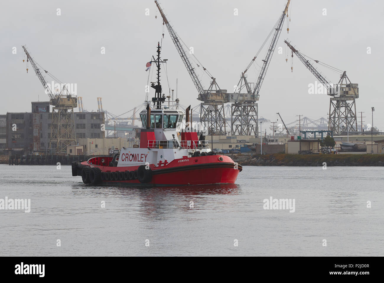 Crowley Maritime Traktorschlepper, ADMIRAL, in den Los Angeles wichtigste Kanal in den Hafen von Los Angeles, Kalifornien, USA. Stockfoto