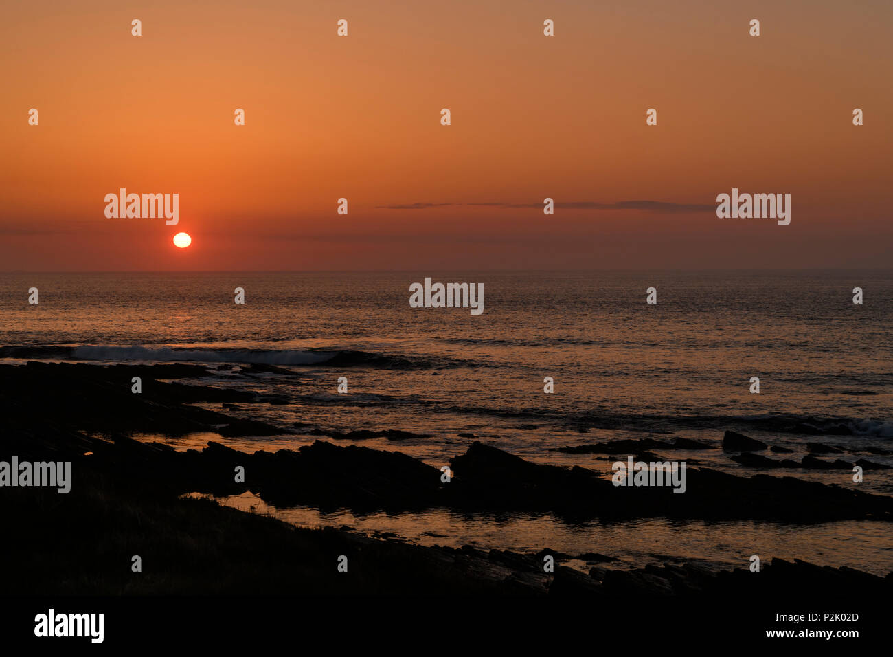 Die Sonne über dem Pentland Firth, Caithness, Schottland. 24. Mai 2018 Stockfoto