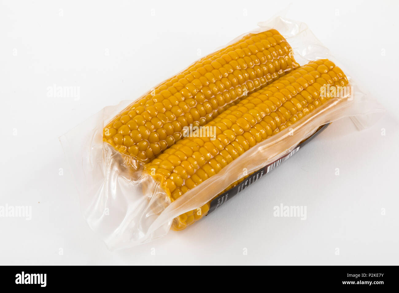 Frische Lebensmittel, Gemüse, jedes einzeln verpackt in der Plastikverpackung, alle Essen im gleichen Supermarkt auch ohne Verpackungen aus Kunststoff, Swe verfügbar ist Stockfoto