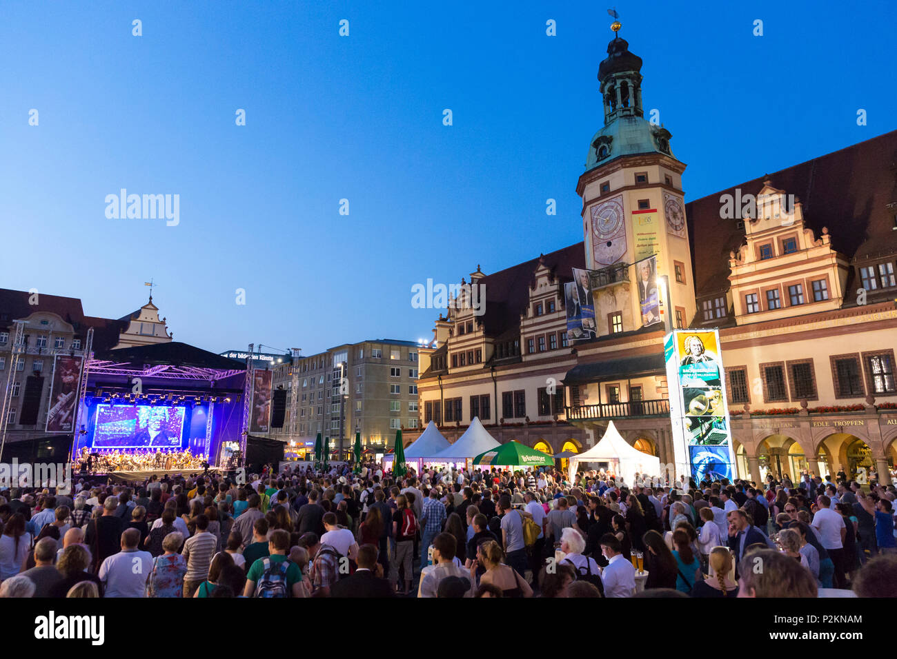 Publikum an das Open Air Konzert am Abend, Deutsch Chinesisch Chor und Orchester auf das Bachfest Leipzig 2015, Bach Akademie, Stockfoto