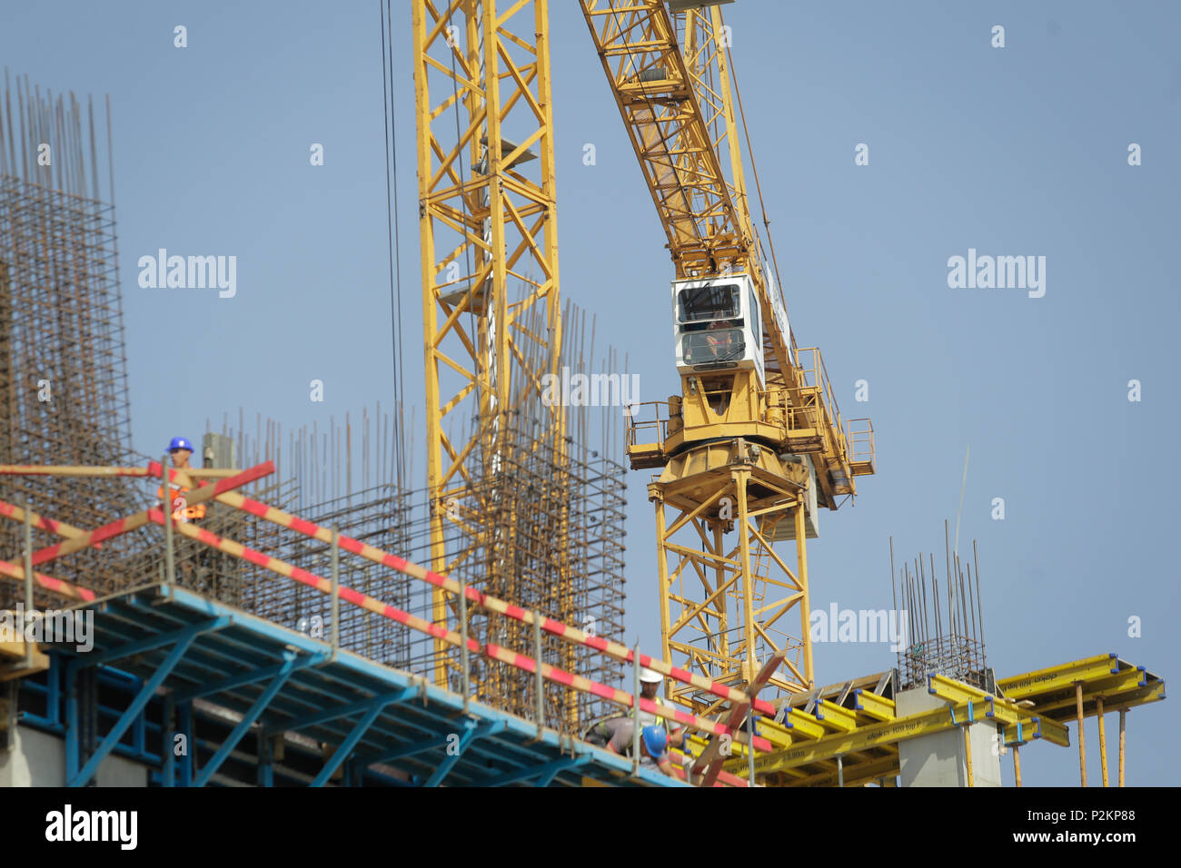Bukarest, Rumänien - 14. JUNI 2018: Kran auf der Baustelle Stockfoto
