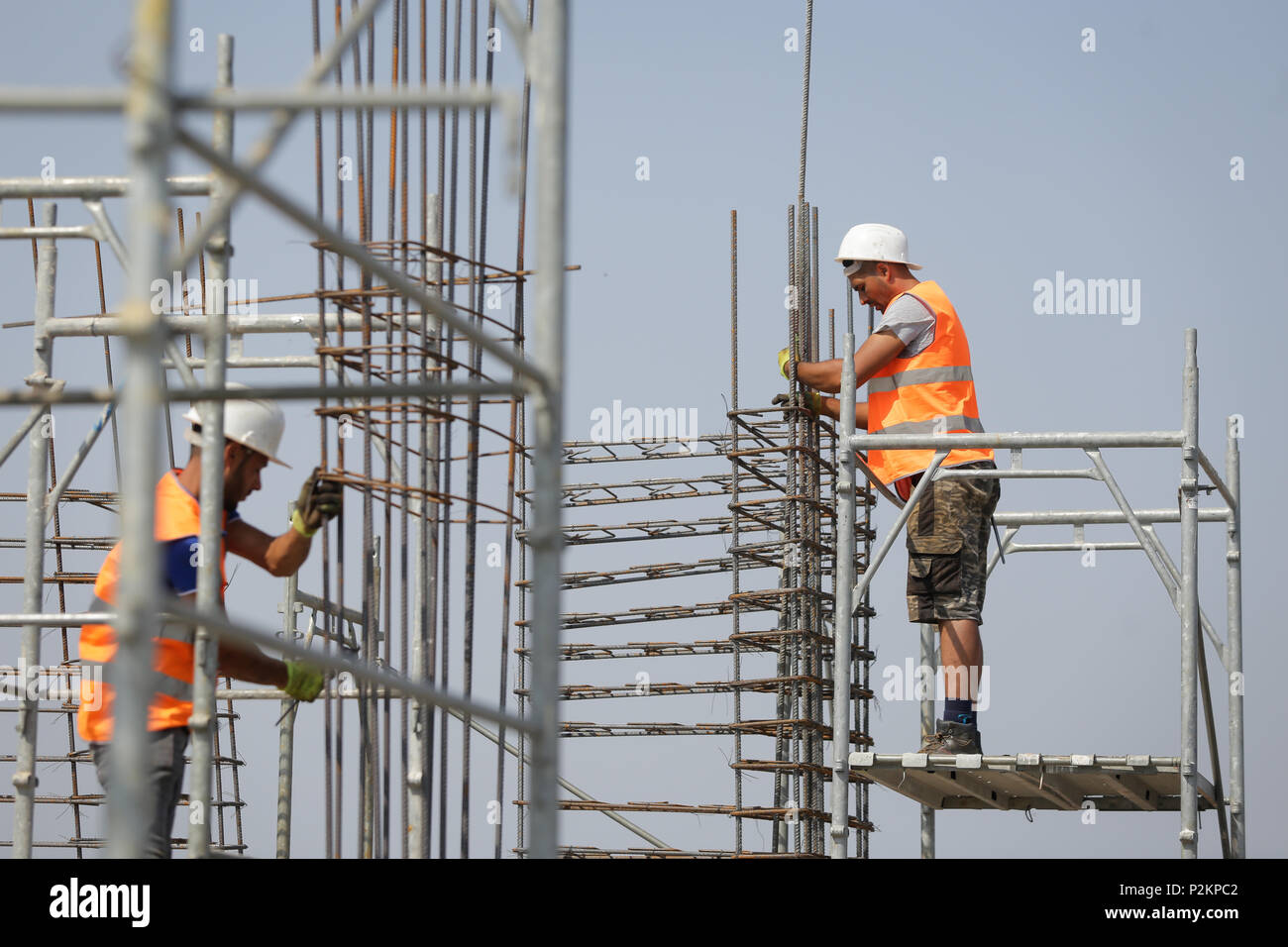 Bukarest, Rumänien - 14. JUNI 2018: die Arbeiter auf der Baustelle Stockfoto