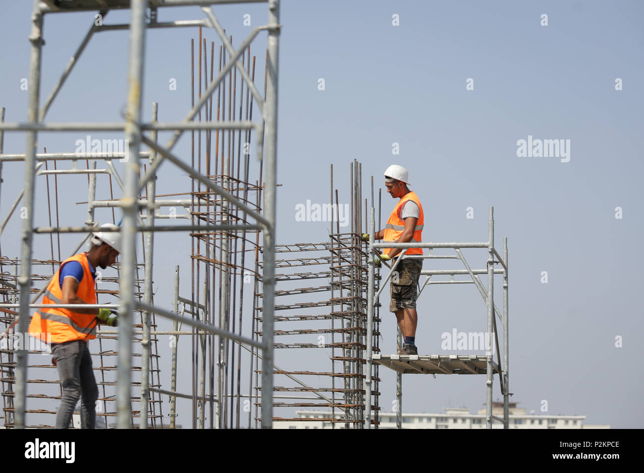 Bukarest, Rumänien - 14. JUNI 2018: die Arbeiter auf der Baustelle Stockfoto