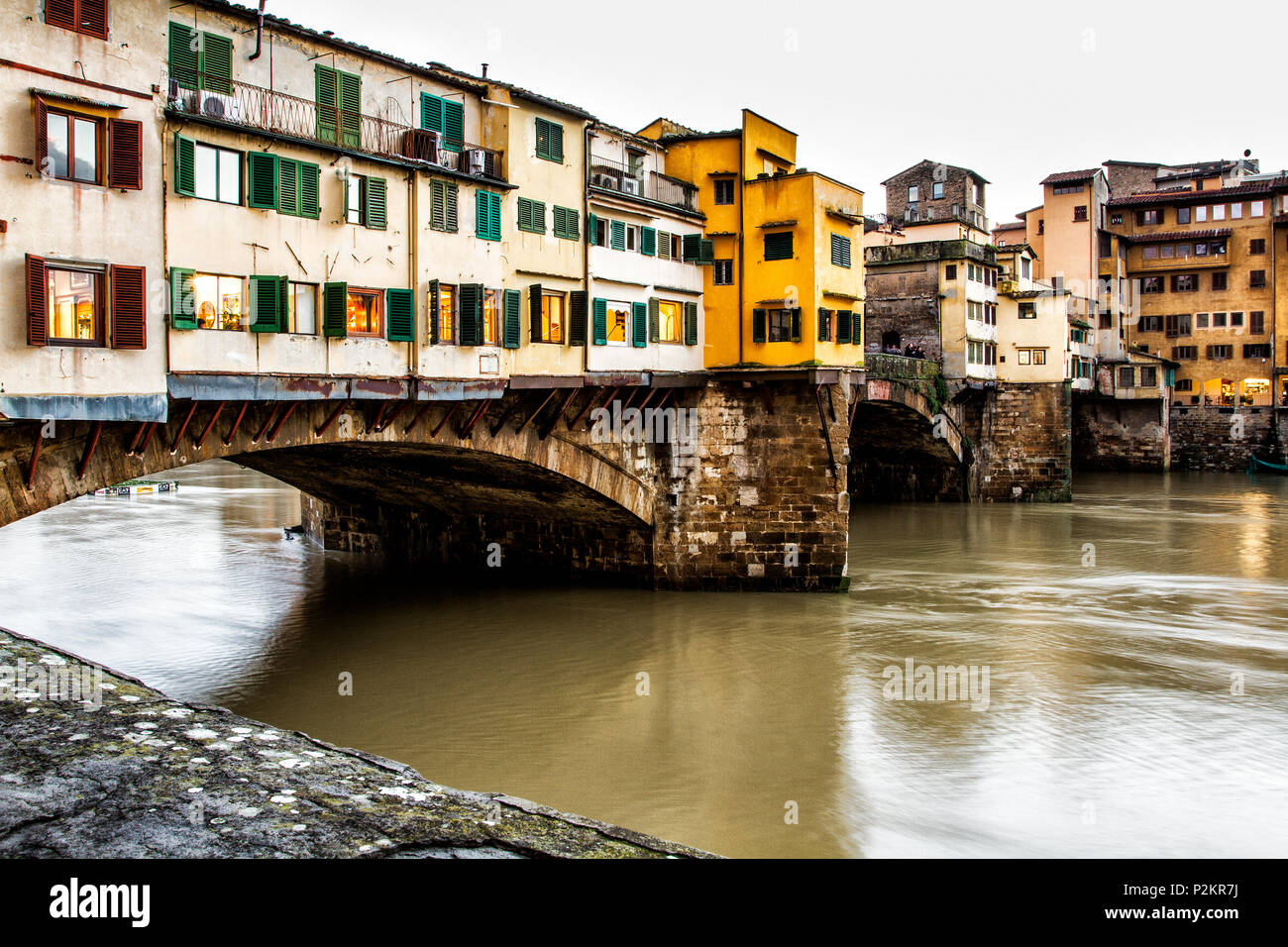 Ponte Vecchio (alte Brücke). Florenz, Provinz Florenz, Italien. Stockfoto